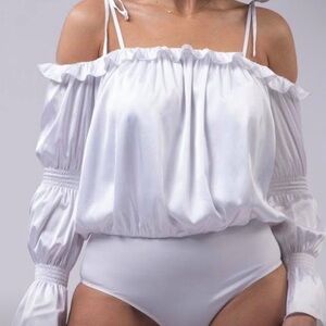 ByEgreis Elegant White Off-Shoulder Bodysuit size large